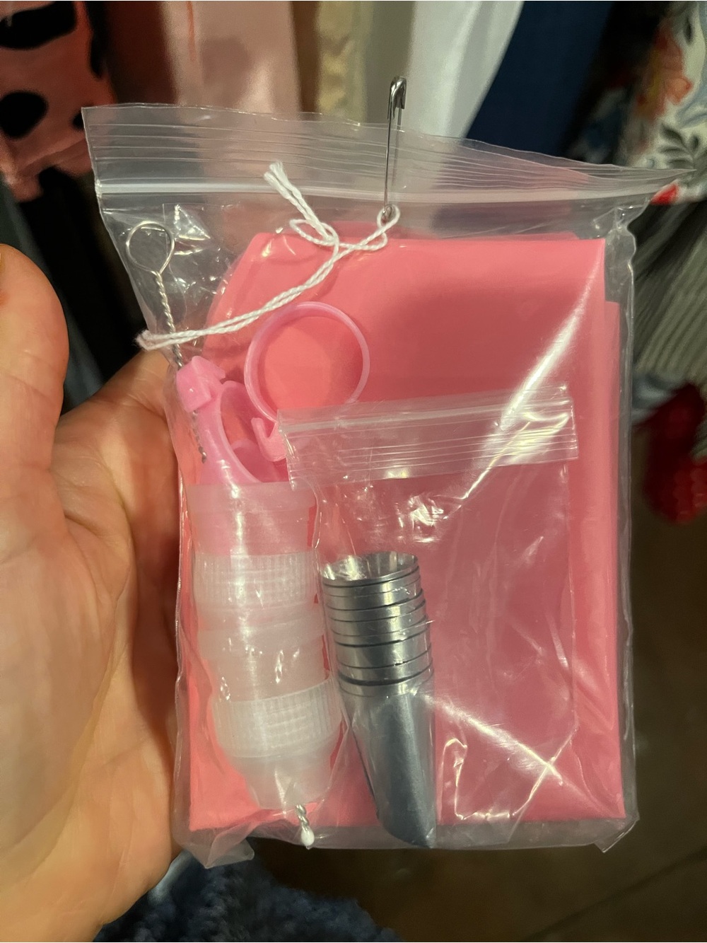 Pink piping cake or cupcake cookie icing maker with Metal Tips